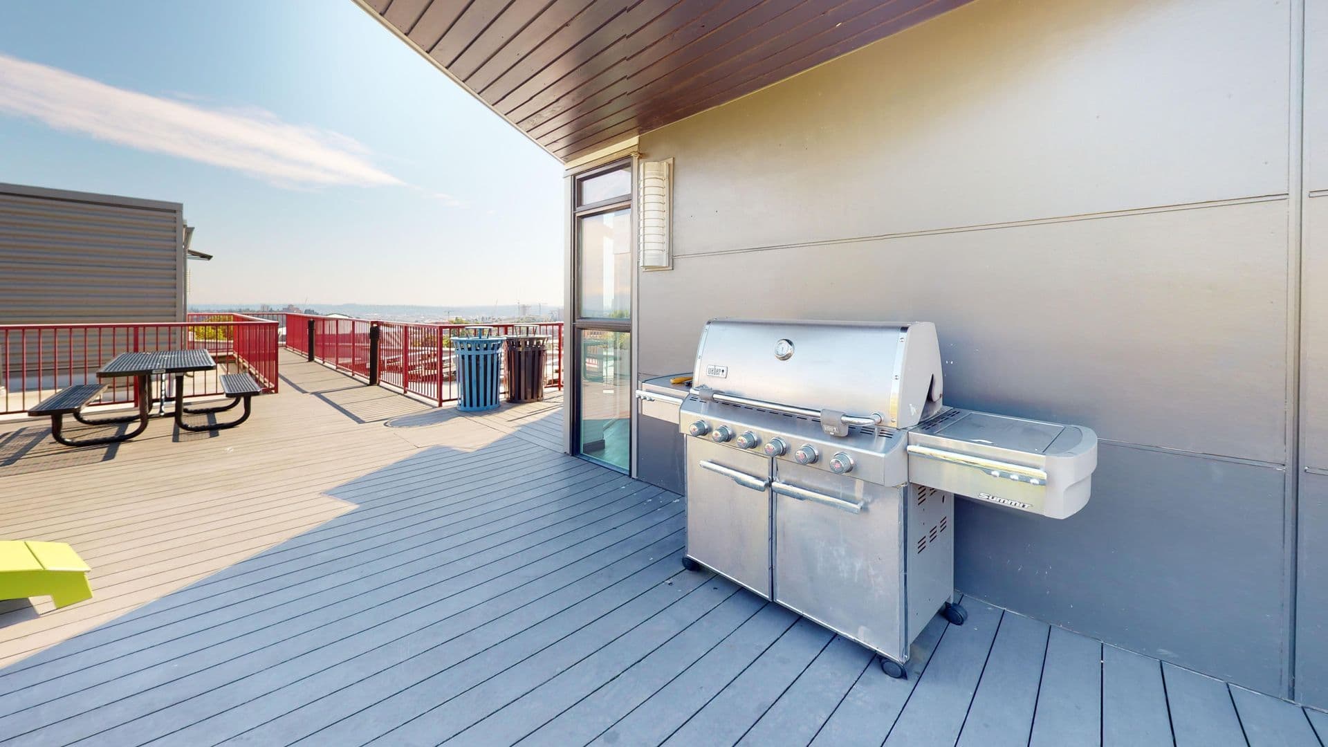 Seattle Apartment: 1523 E Madison St