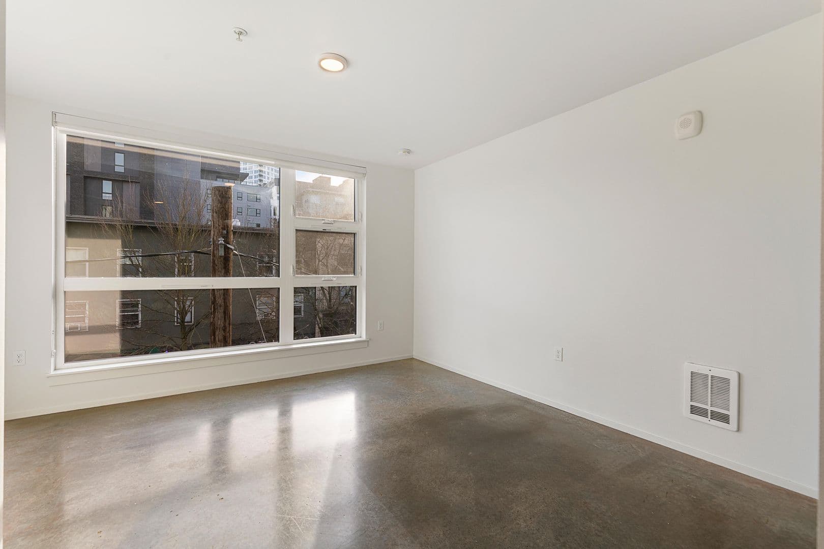 Seattle Apartment: 722 E Pike St