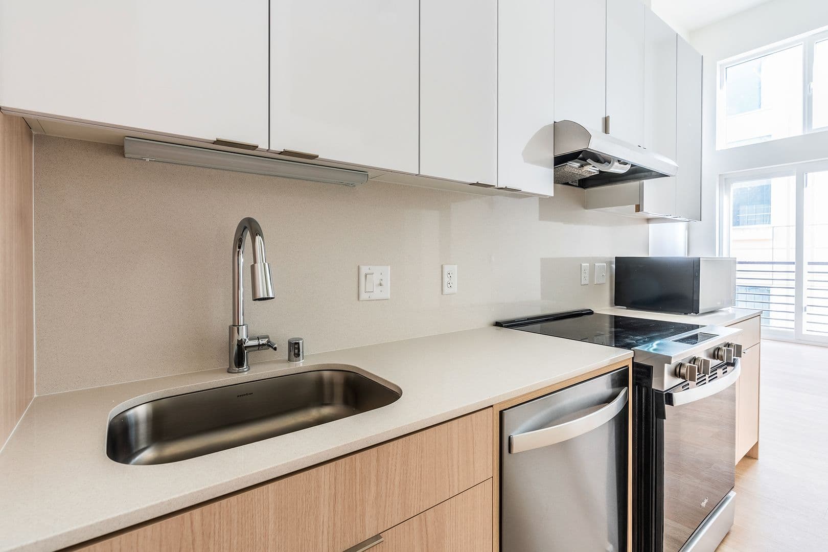Bellevue Apartment: 290 106th Pl NE