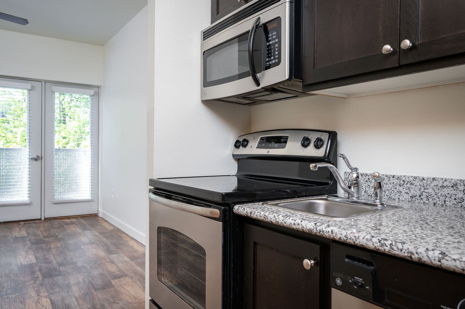 Portland Apartment: 1430 NW Pettygrove St