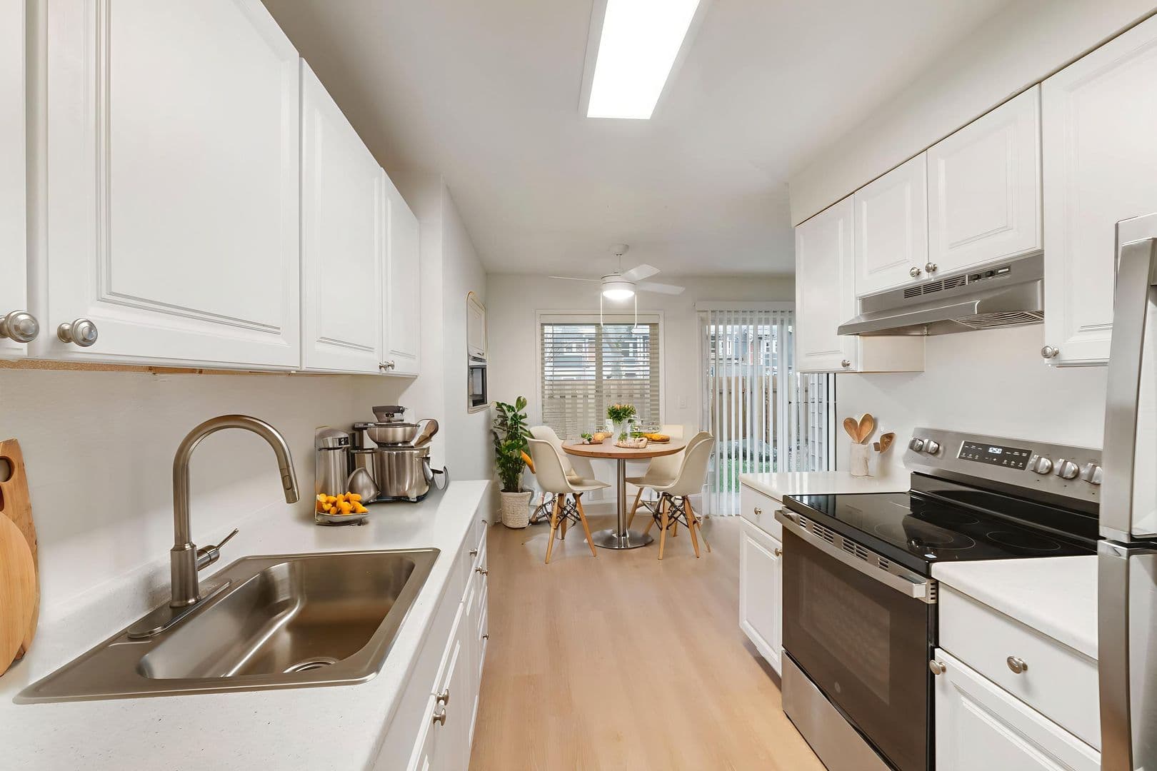 Portland Apartment: 15994A E Burnside St
