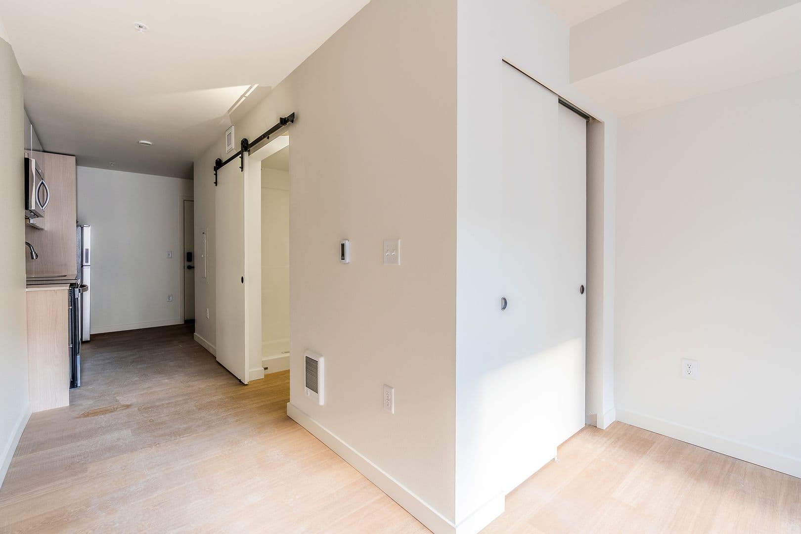 Bellevue Apartment: 290 106th Pl NE