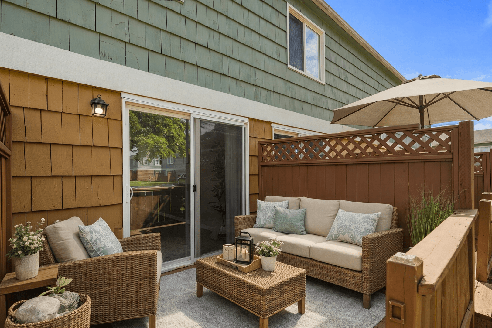 Lakewood Apartment: 8333 32nd Ave S
