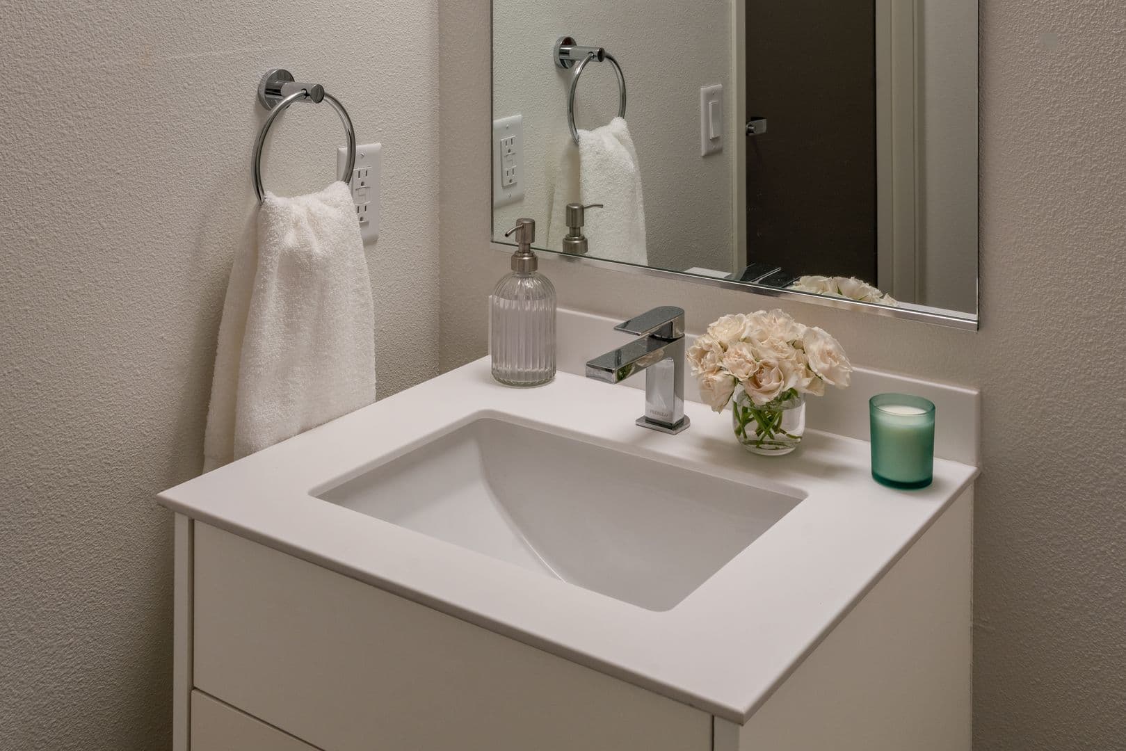 Portland Apartment: 1611 NW Marshall St