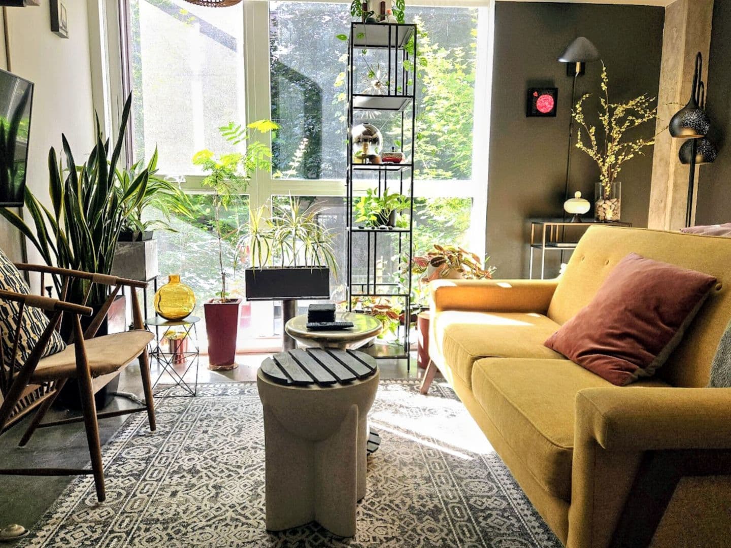 Seattle Apartment: 1103 Summit Ave