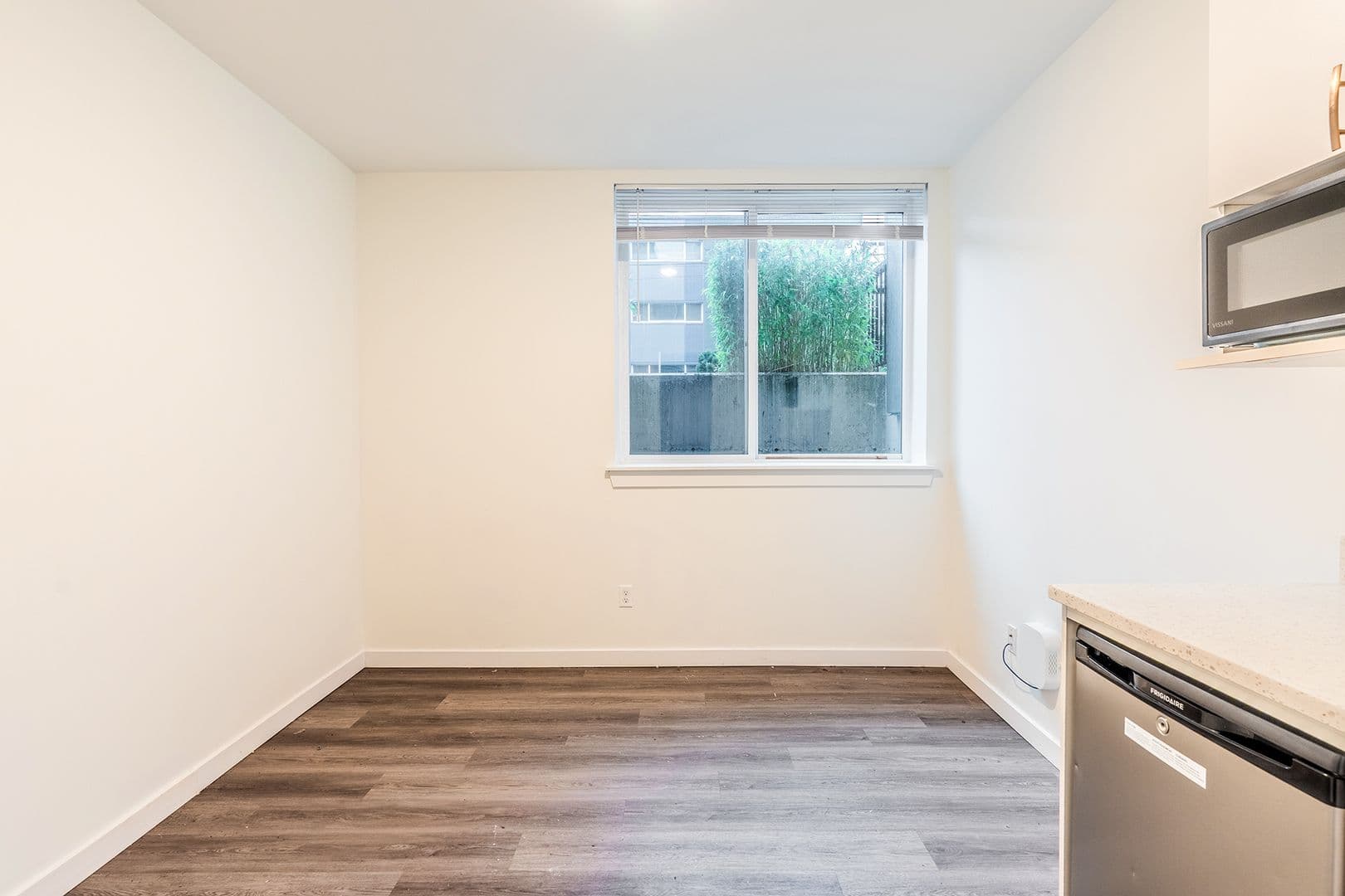Seattle Apartment: 200 10th Ave E