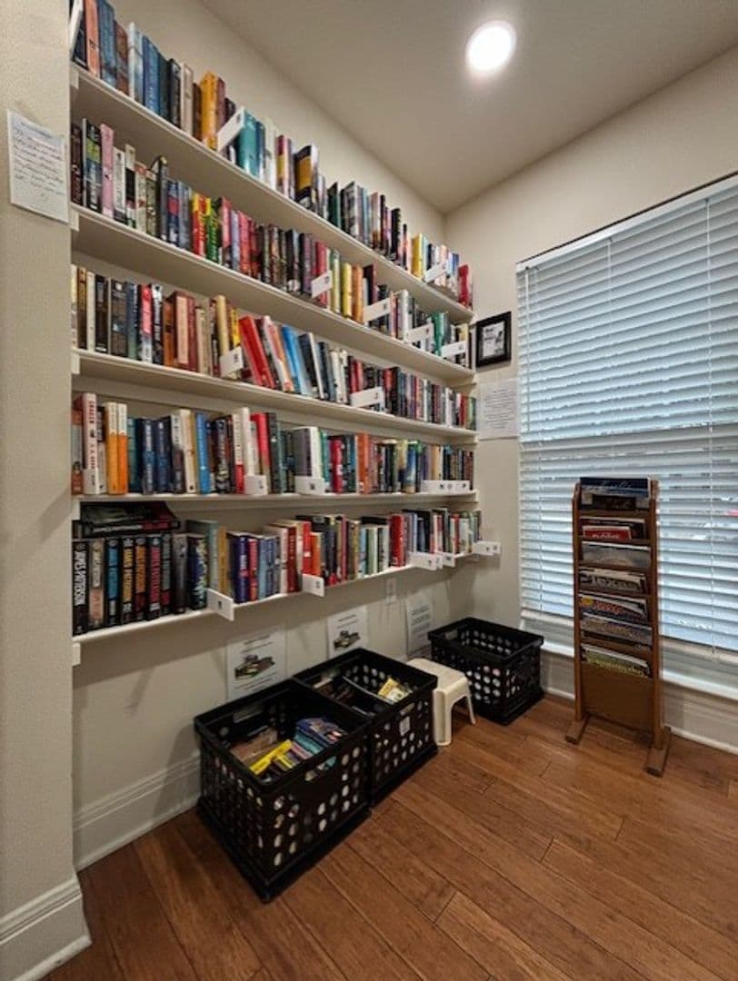 New Braunfels Apartment: 2293 East Common Street