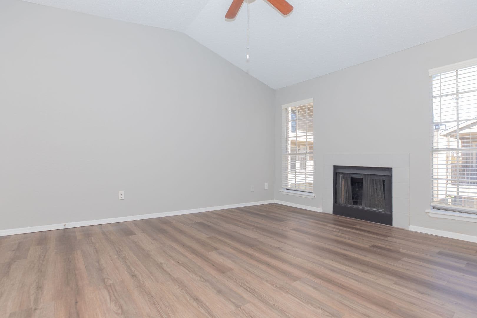 Houston Apartment: 9401 Coventry Square Dr.