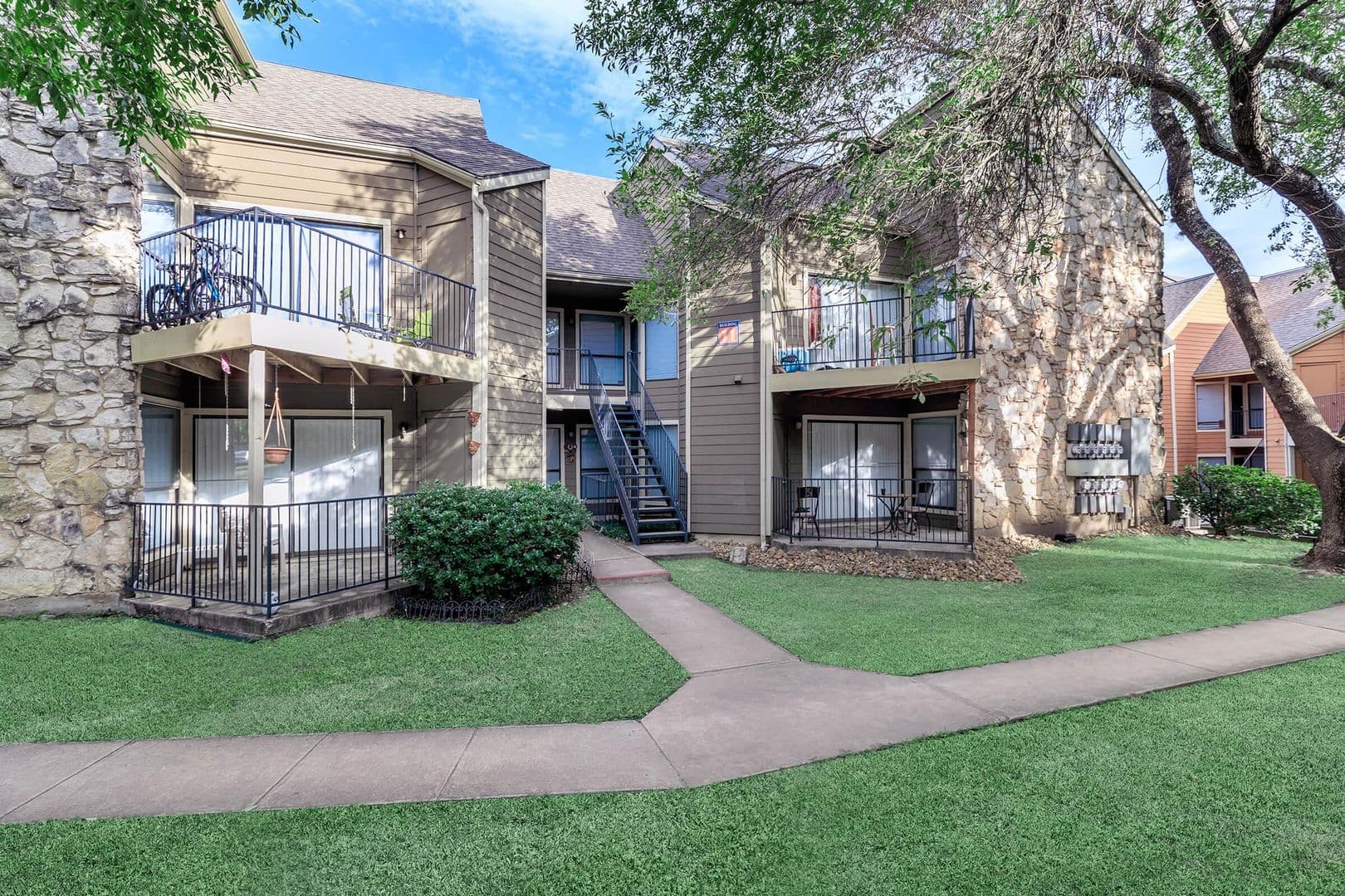 San Antonio Apartment: 3400 Northeast Pkwy