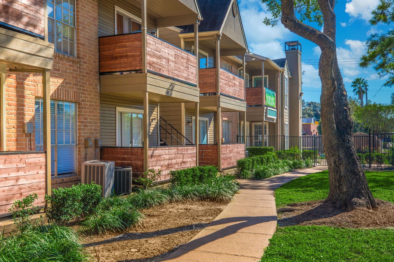 Houston Apartment: 9401 Coventry Square Dr.