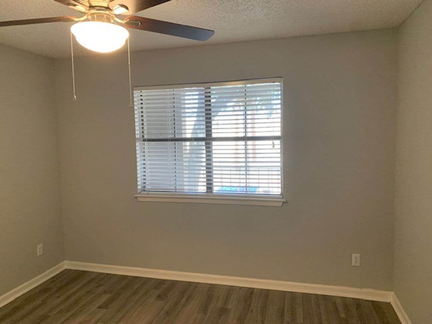Live Oak Apartment: 13101 East Loop 1604 N