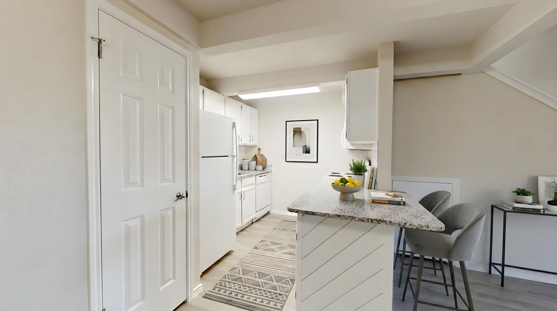 New Braunfels Apartment: 2293 East Common Street