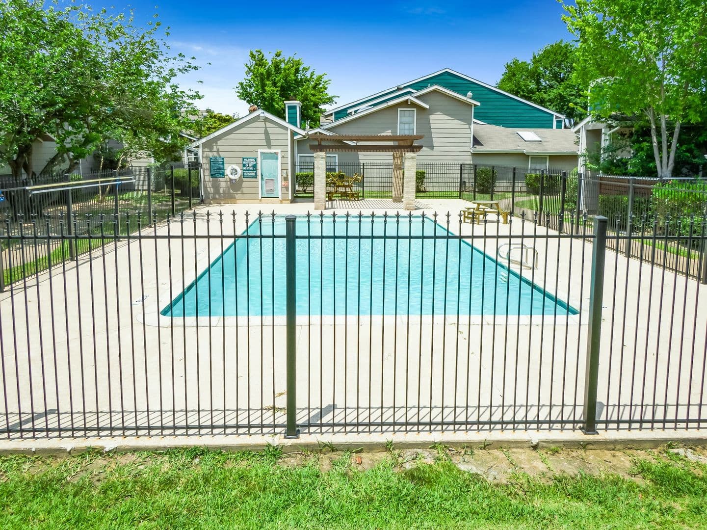 Houston Apartment: 12247 Sunset Meadow Ln