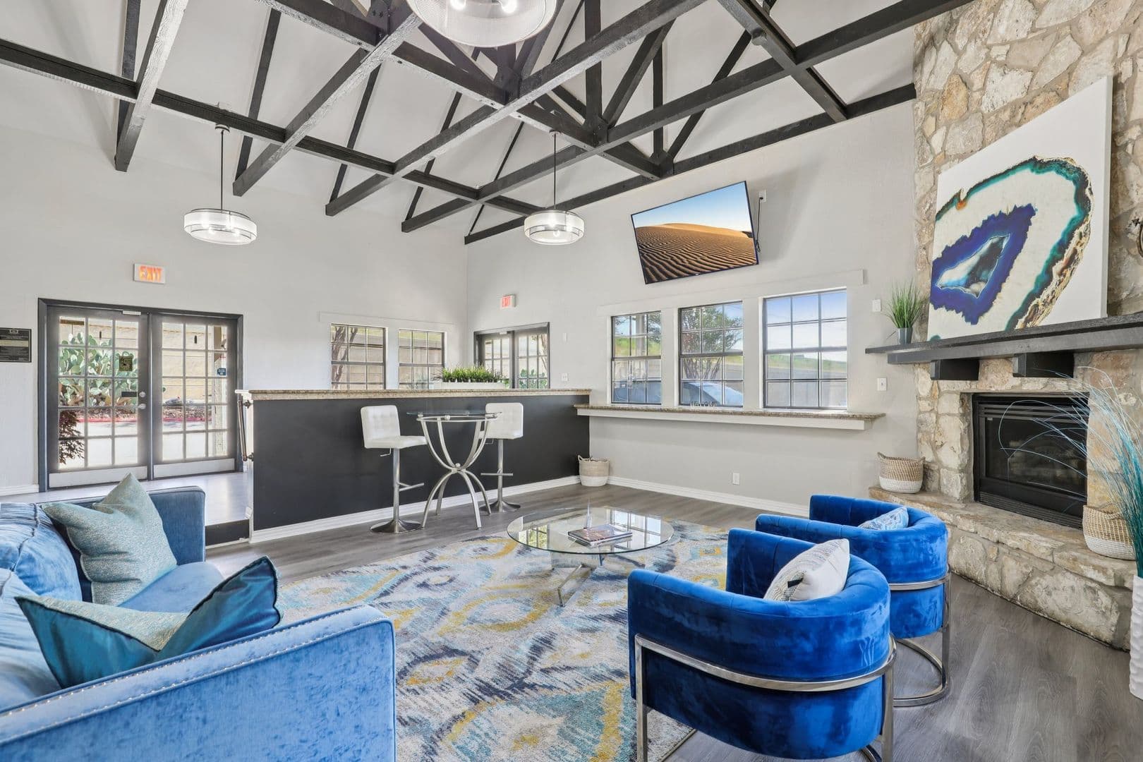 Live Oak Apartment: 13101 East Loop 1604 N