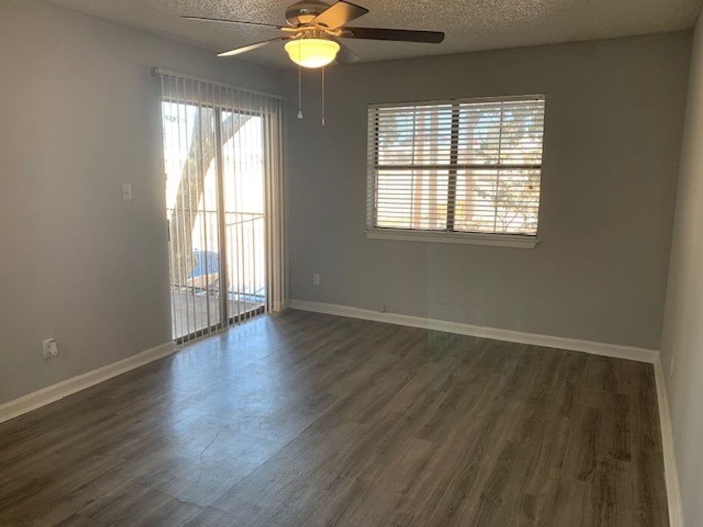 Live Oak Apartment: 13101 East Loop 1604 N