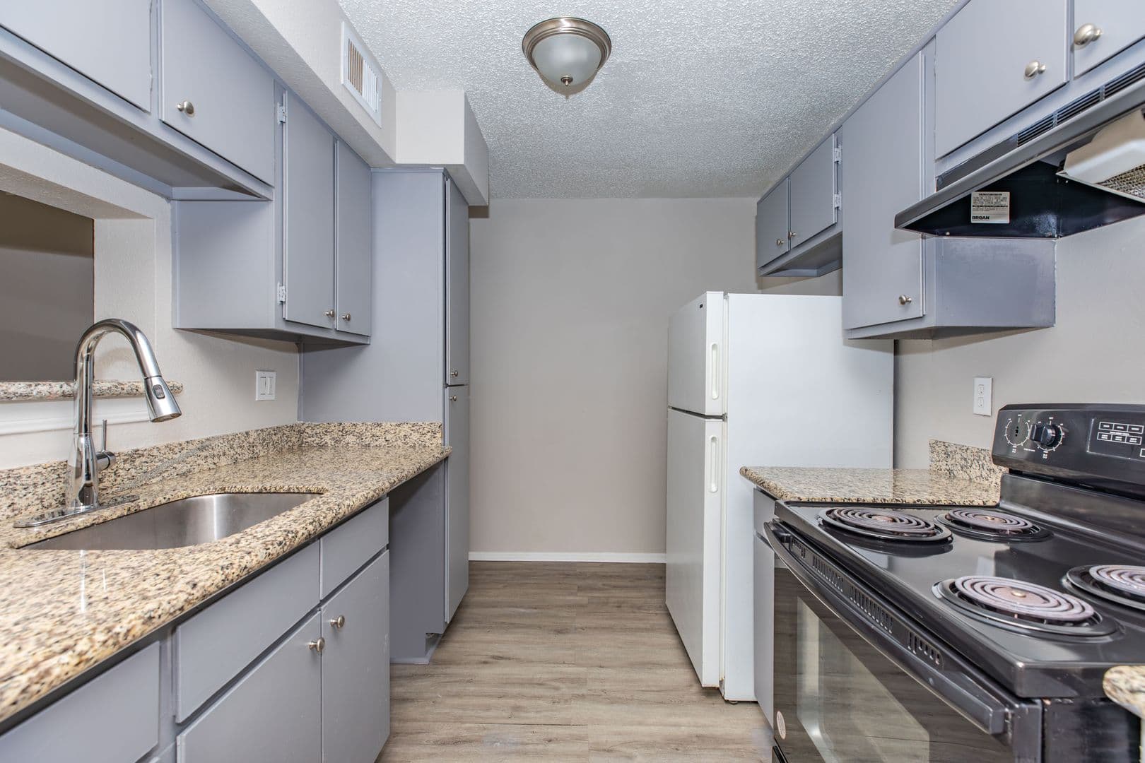 Houston Apartment: 9401 Coventry Square Dr.