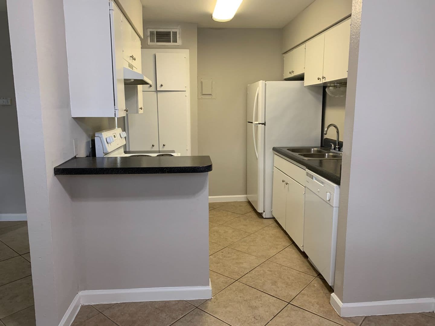 San Antonio Apartment: 3031 Eisenhauer Road