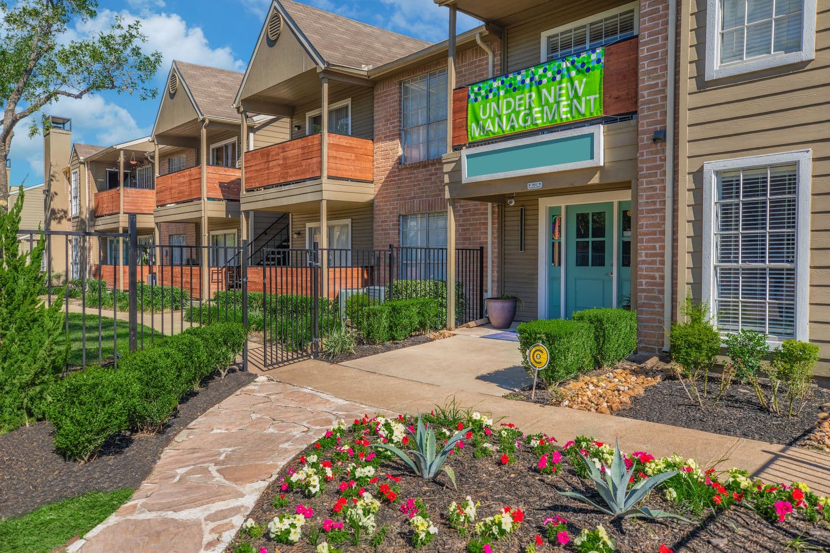 Houston Apartment: 9401 Coventry Square Dr.
