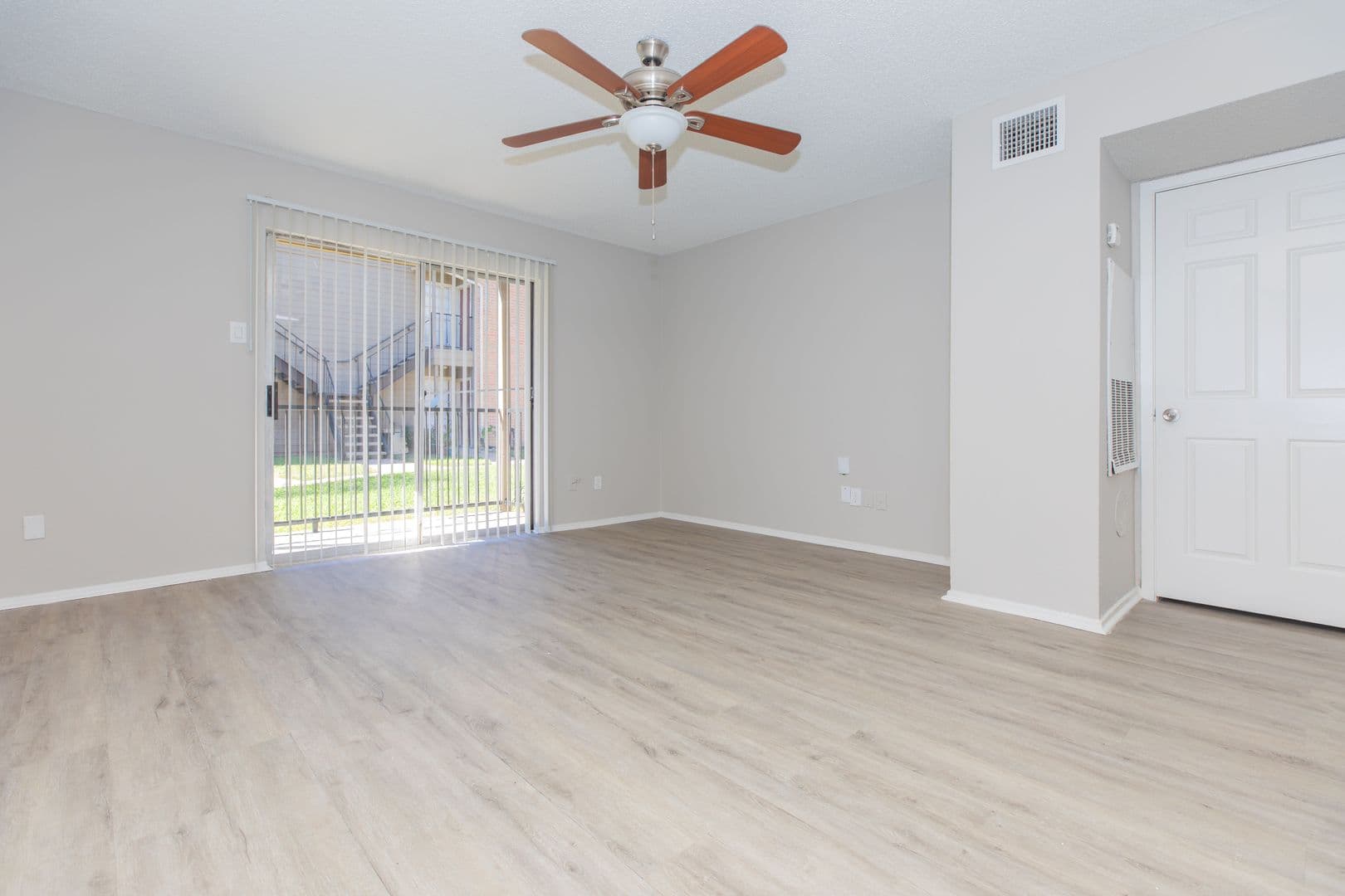 Houston Apartment: 9401 Coventry Square Dr.