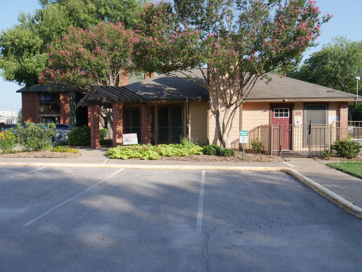 San Marcos Apartment: 200 Robbie Lane