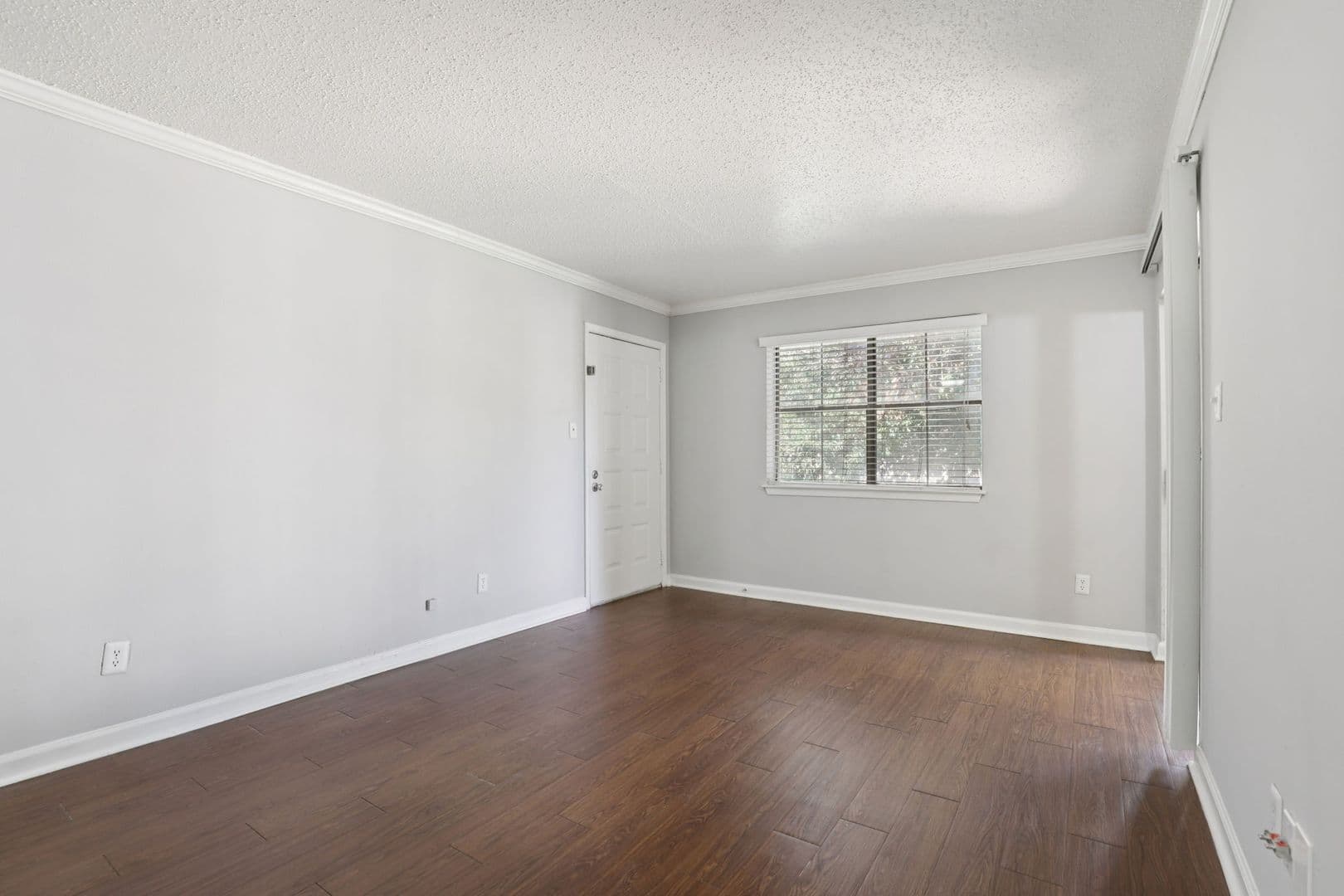 Live Oak Apartment: 13101 East Loop 1604 N