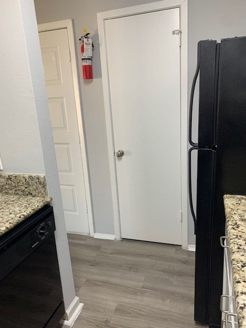 Live Oak Apartment: 13101 East Loop 1604 N