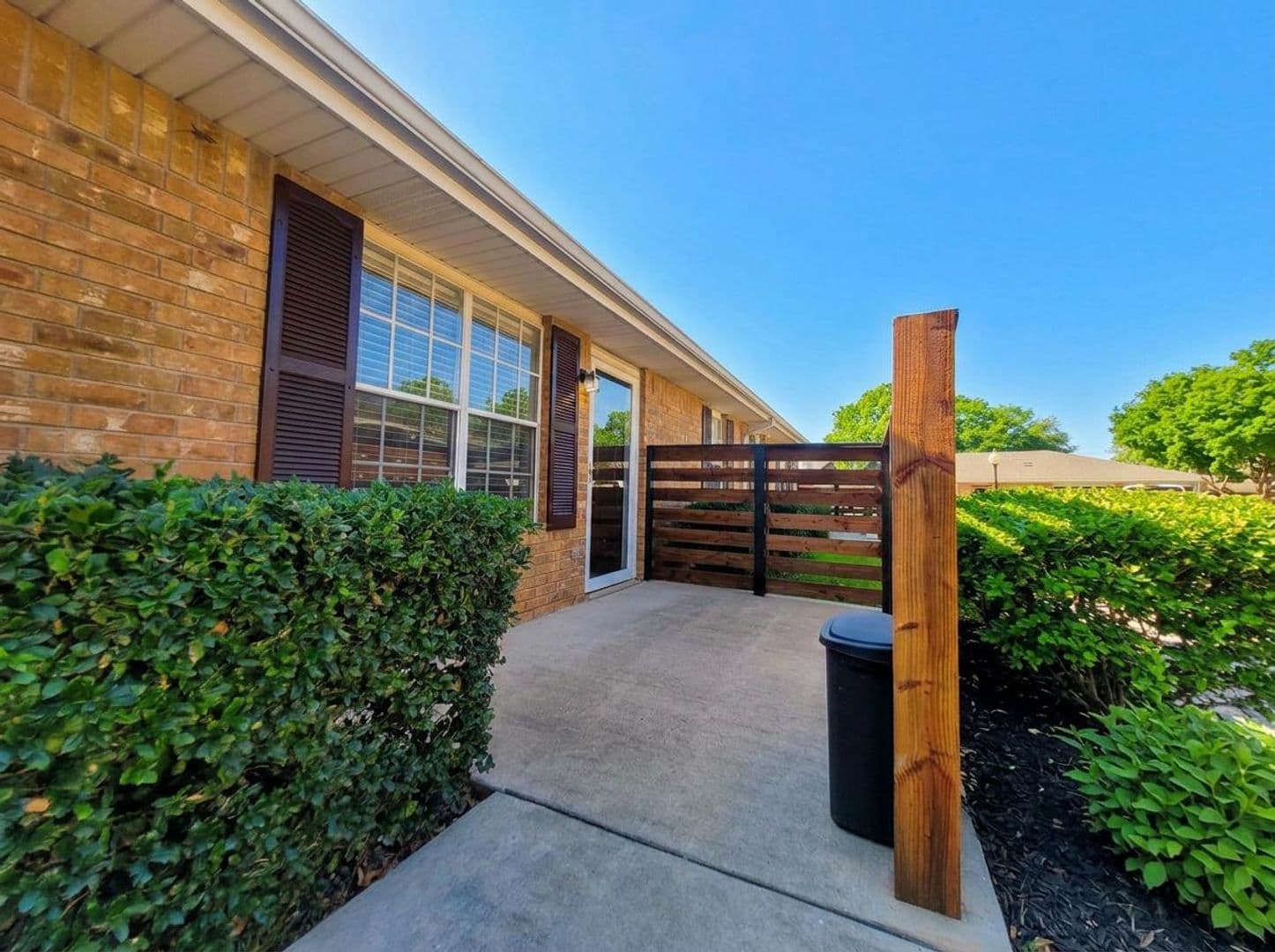New Braunfels Apartment: 2293 East Common Street