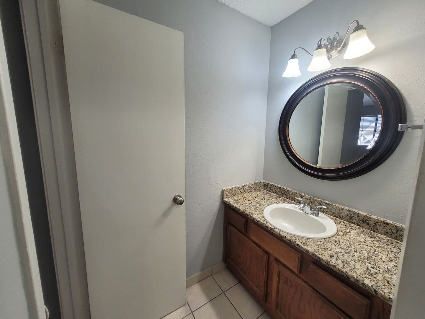 Live Oak Apartment: 13101 East Loop 1604 N