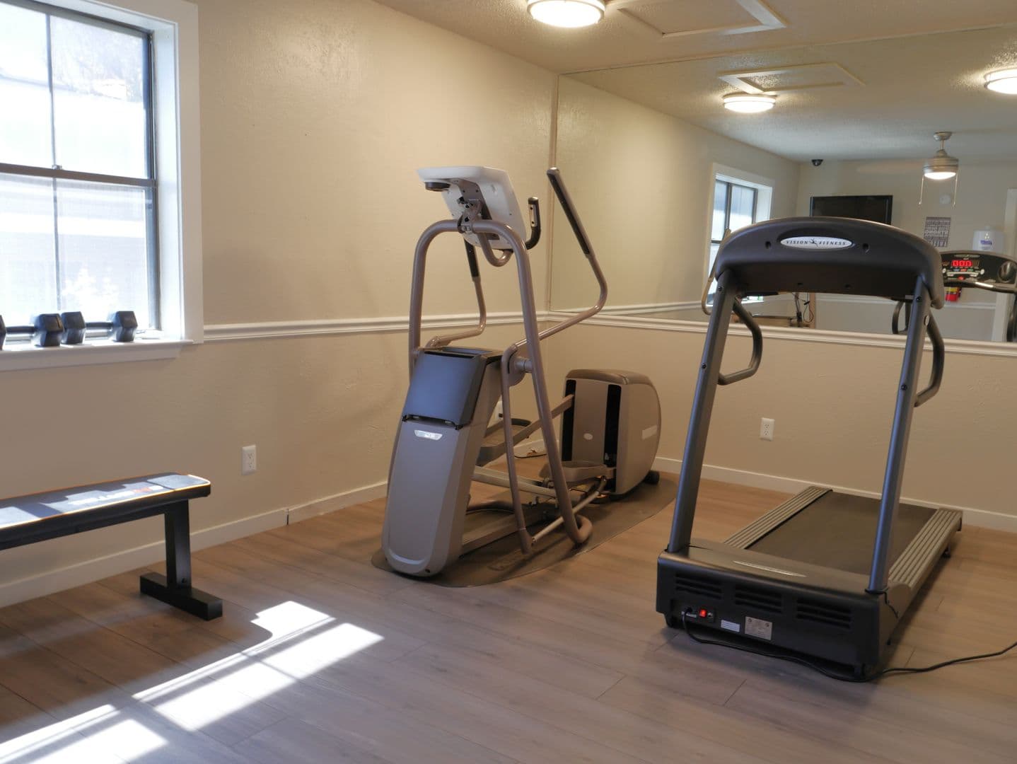 Live Oak Apartment: 13101 East Loop 1604 N