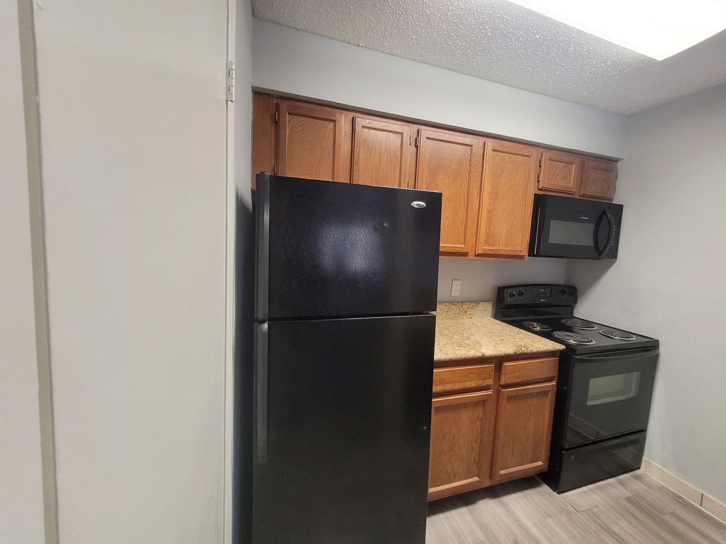 Live Oak Apartment: 13101 East Loop 1604 N