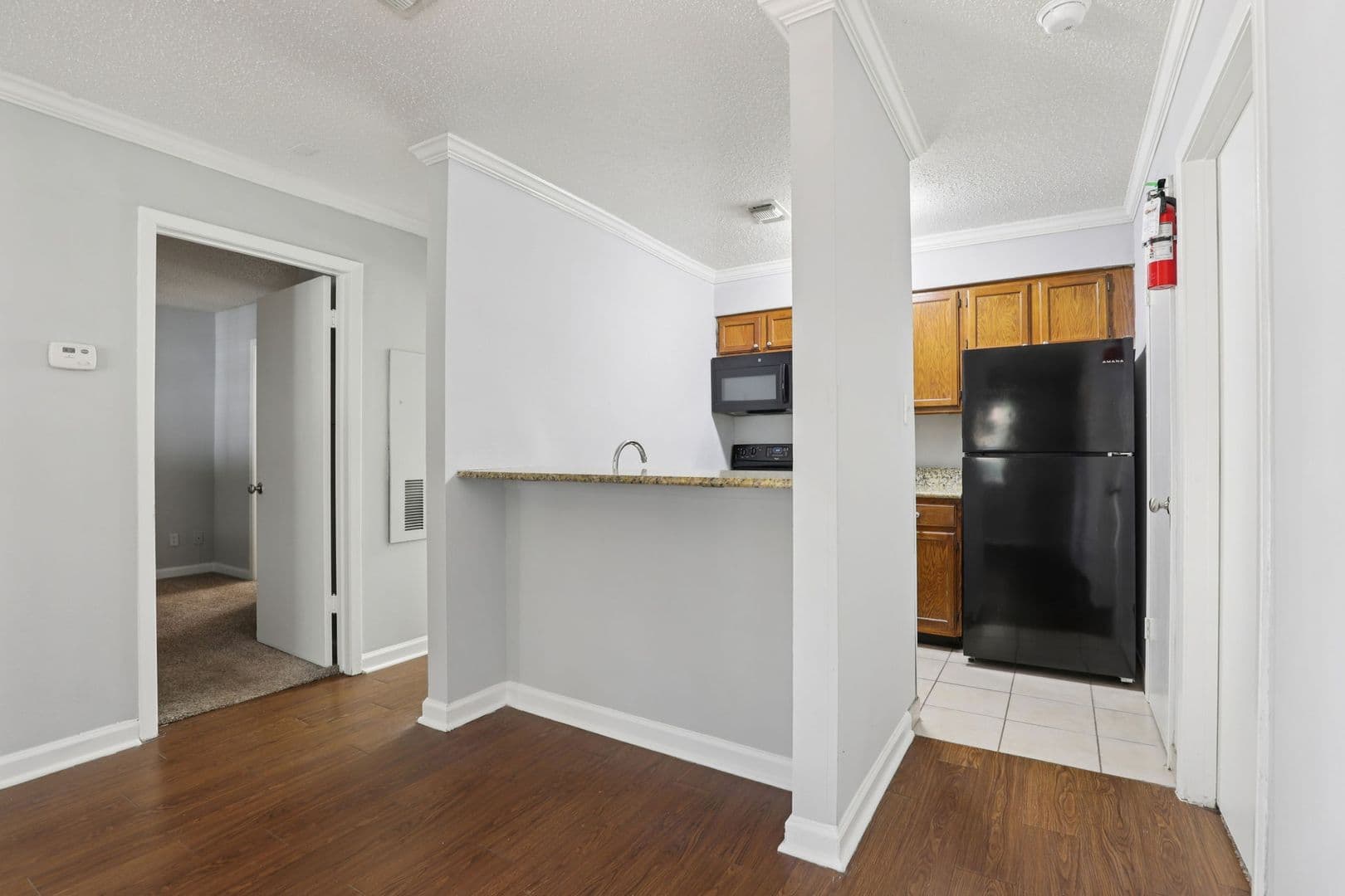 Live Oak Apartment: 13101 East Loop 1604 N