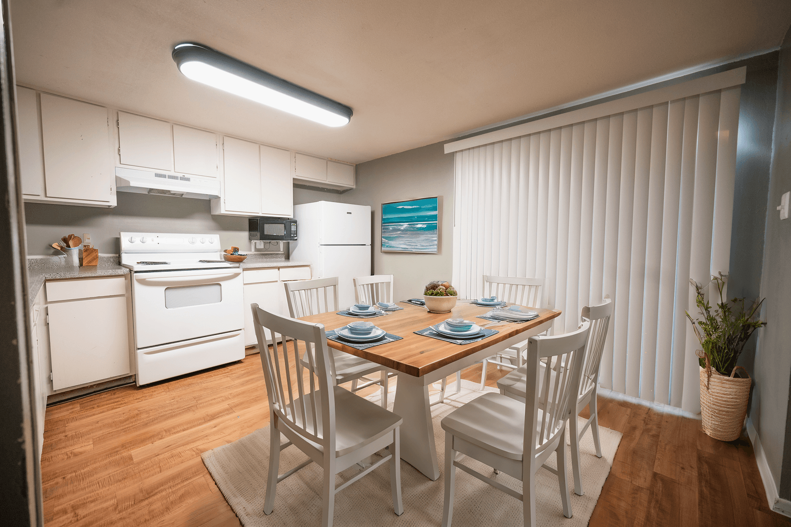 San Marcos Apartment: 910 & 912 Advance St