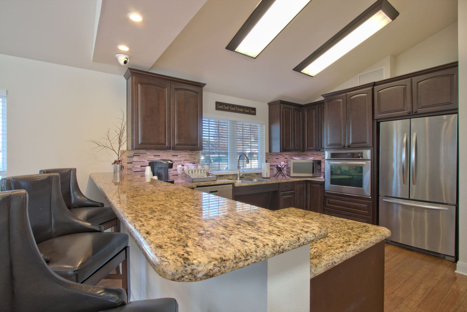 New Braunfels Apartment: 2293 East Common Street
