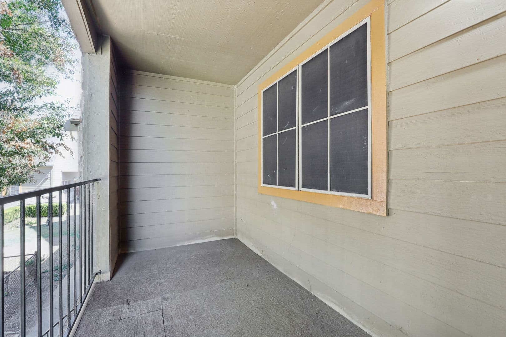 Live Oak Apartment: 13101 East Loop 1604 N