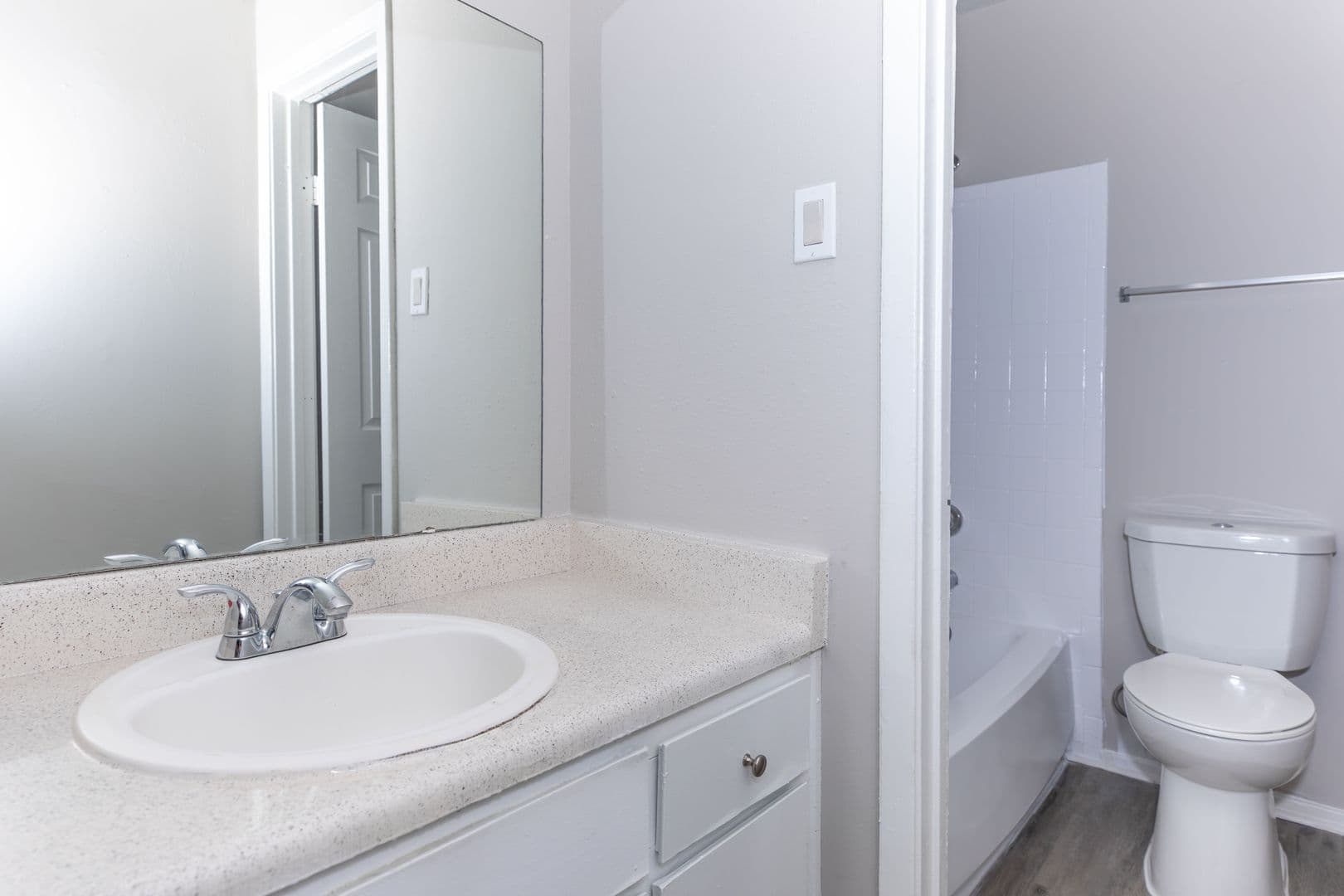 Houston Apartment: 9401 Coventry Square Dr.