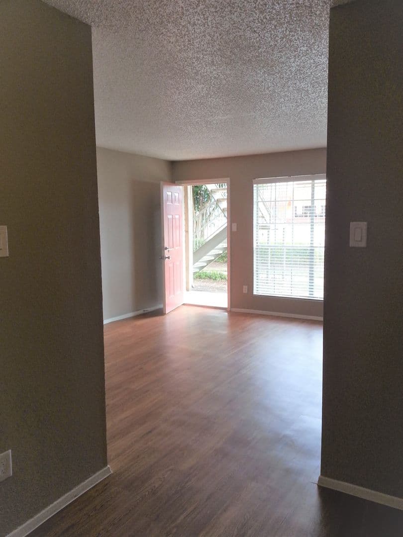 San Marcos Apartment: 1631 Aquarena Springs Drive