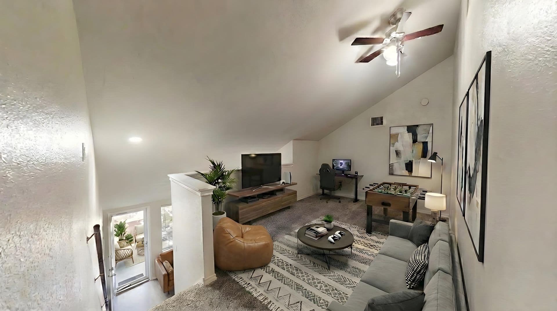 New Braunfels Apartment: 2293 East Common Street