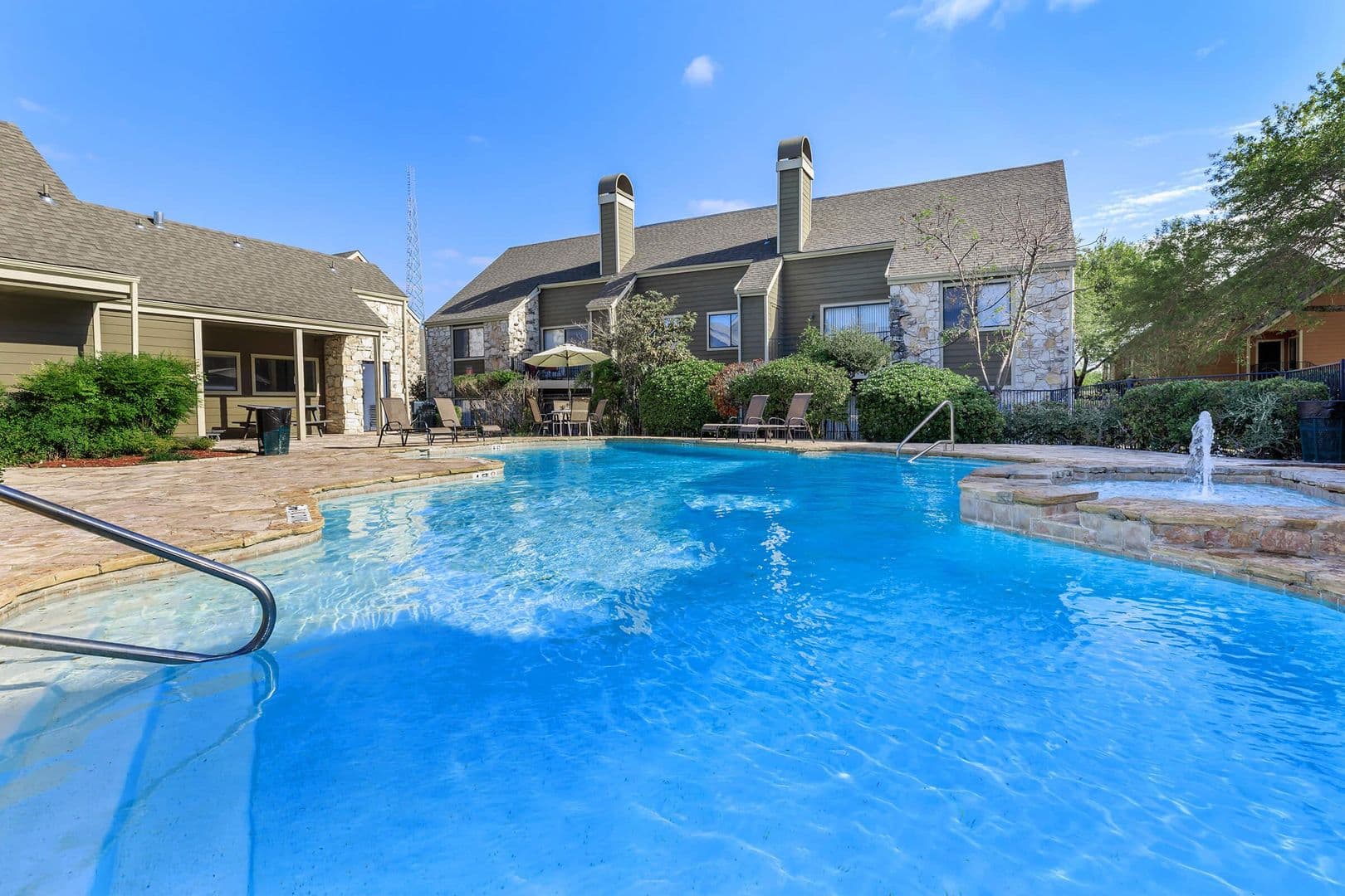 San Antonio Apartment: 3400 Northeast Pkwy