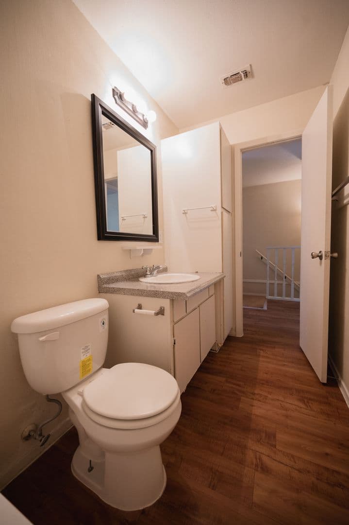 San Marcos Apartment: 910 & 912 Advance St