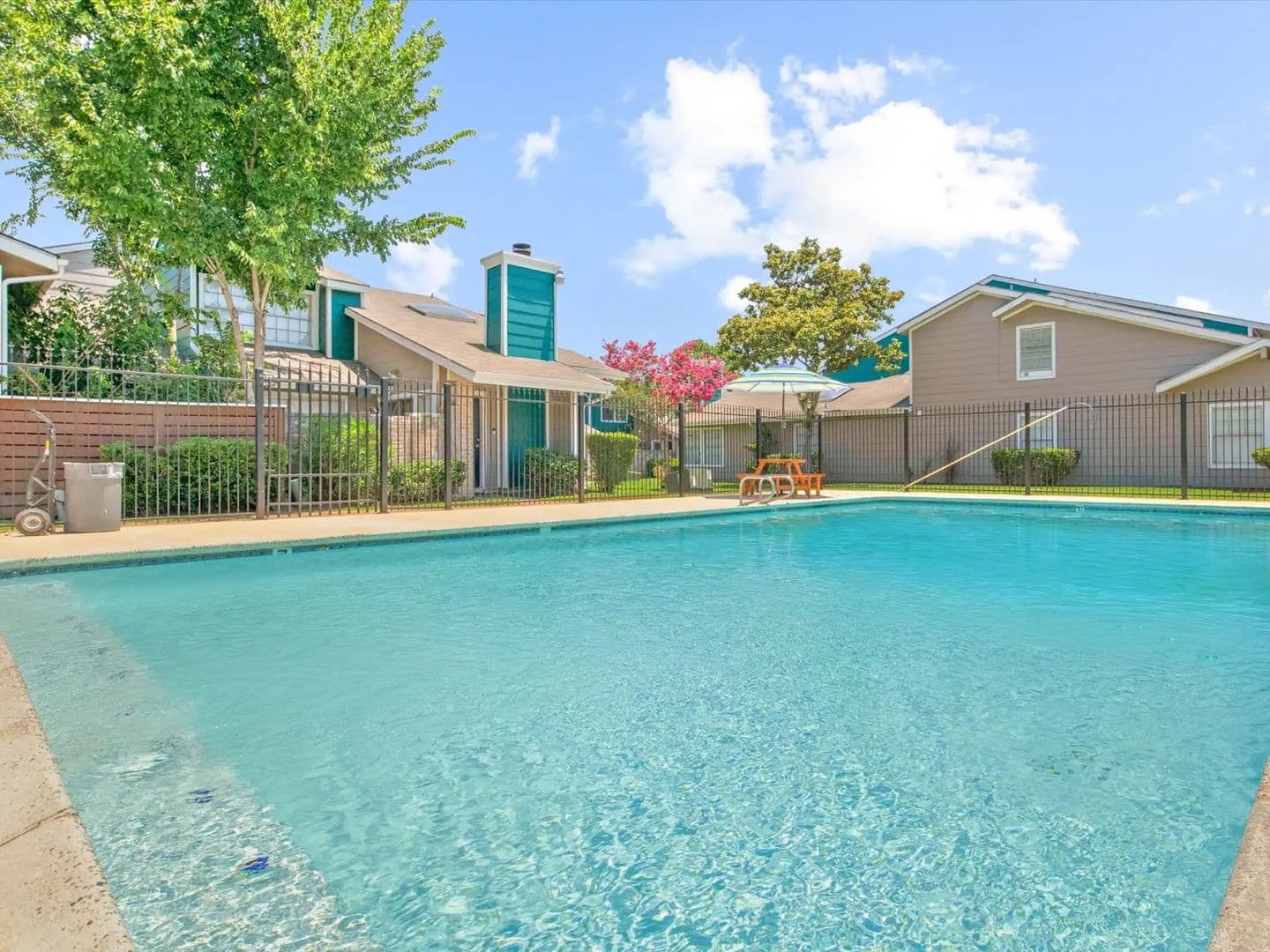Houston Apartment: 12247 Sunset Meadow Ln