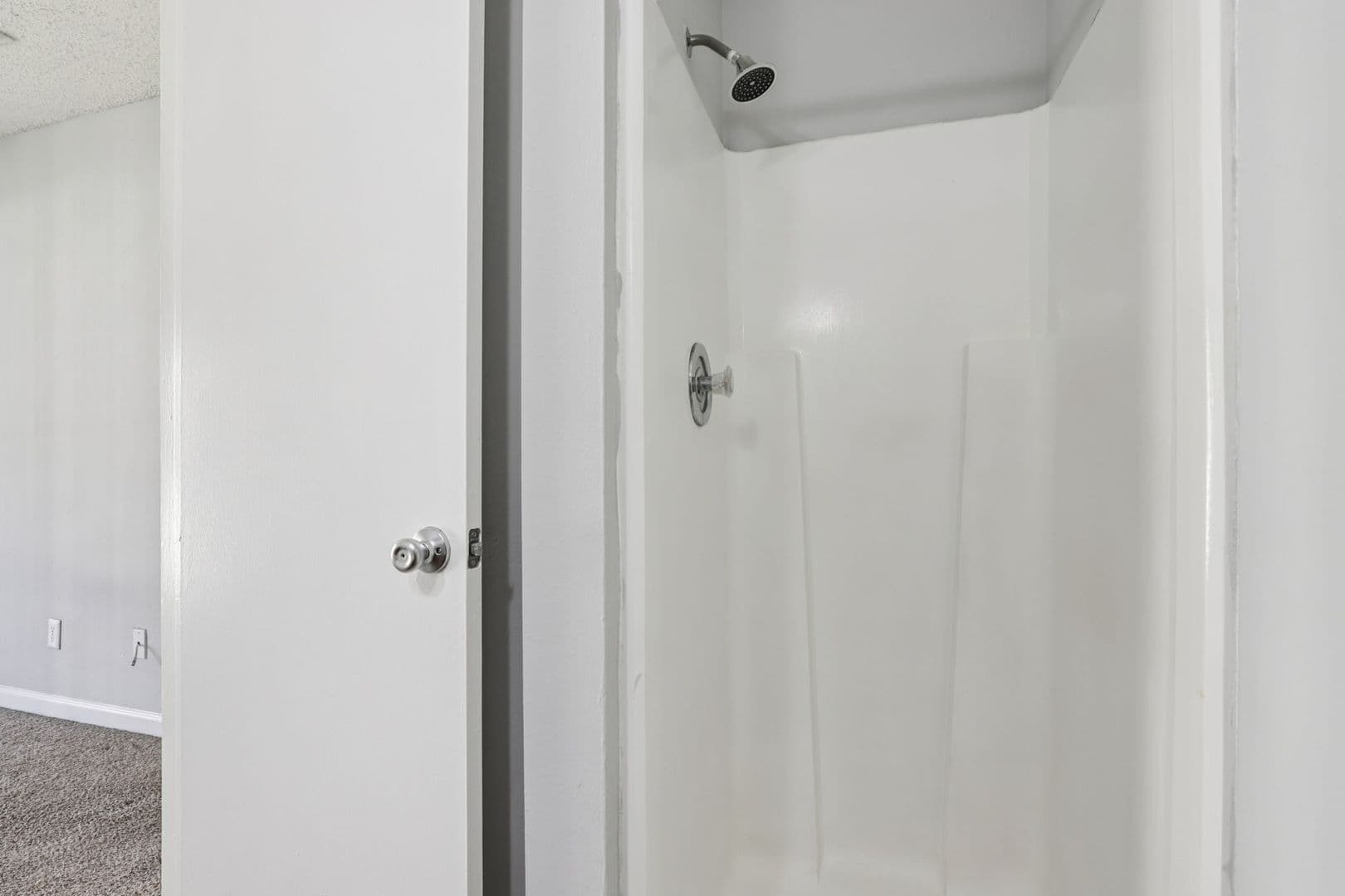 Live Oak Apartment: 13101 East Loop 1604 N