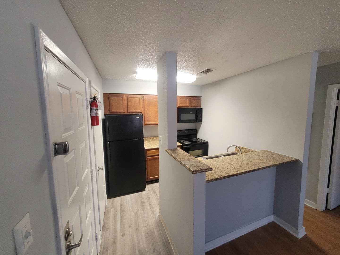Live Oak Apartment: 13101 East Loop 1604 N