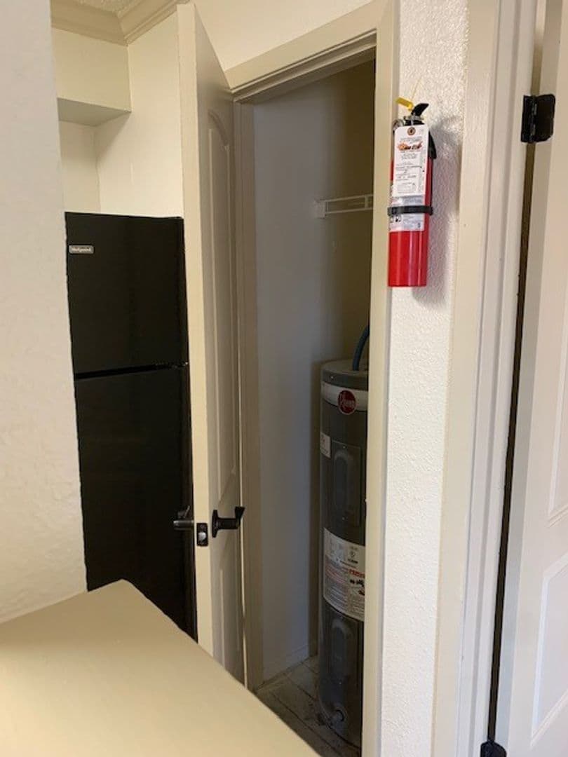 Live Oak Apartment: 13101 East Loop 1604 N