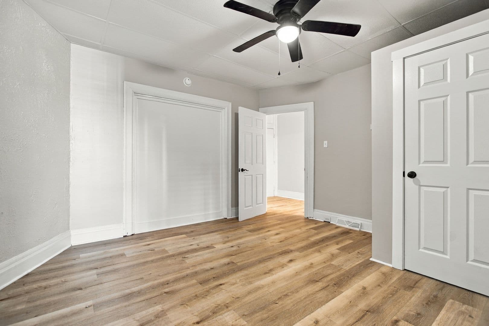 Pittsburgh Apartment: 4807-4811 Yew Street