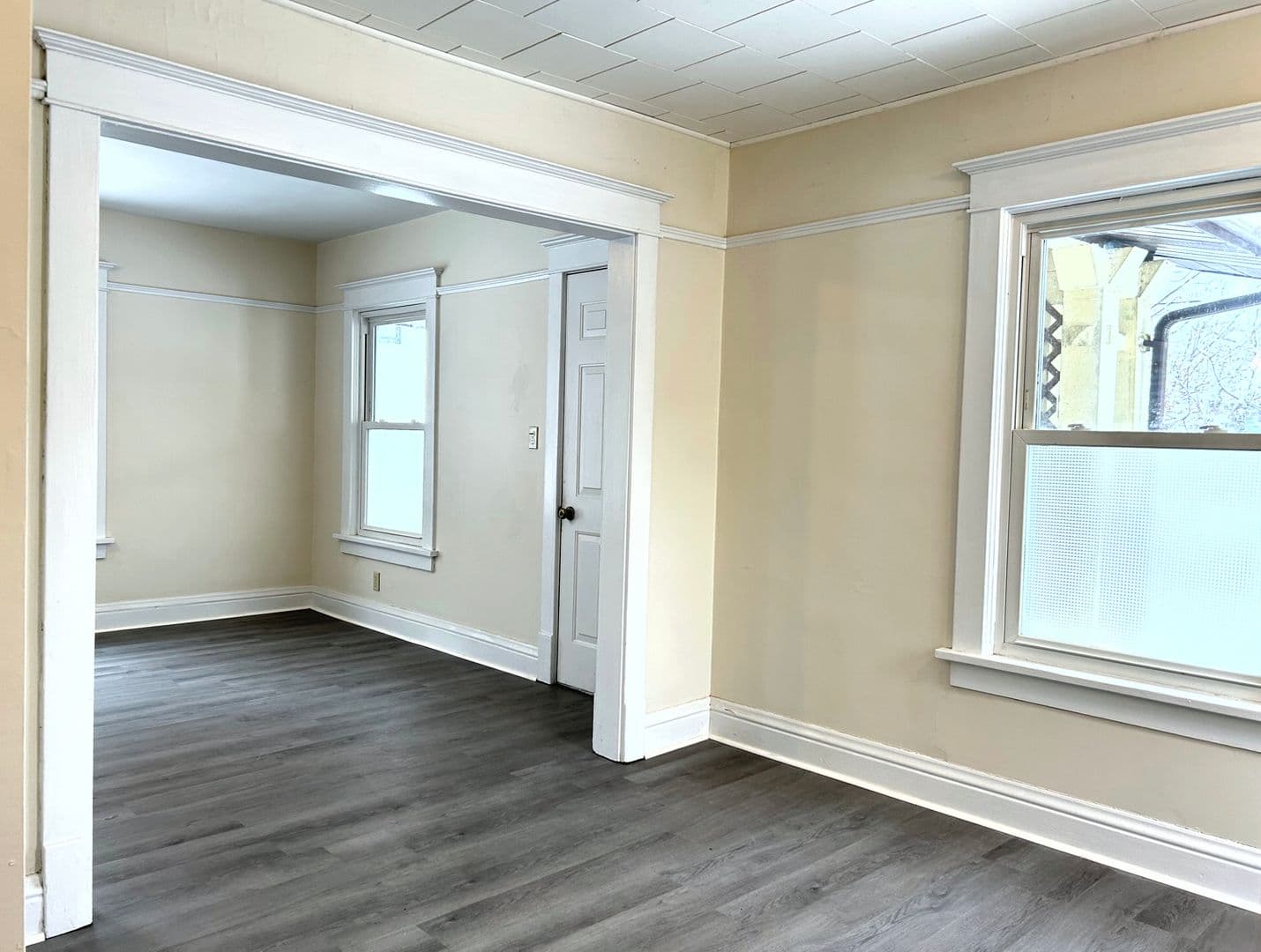 Grove City House: 114 W Washington Blvd.