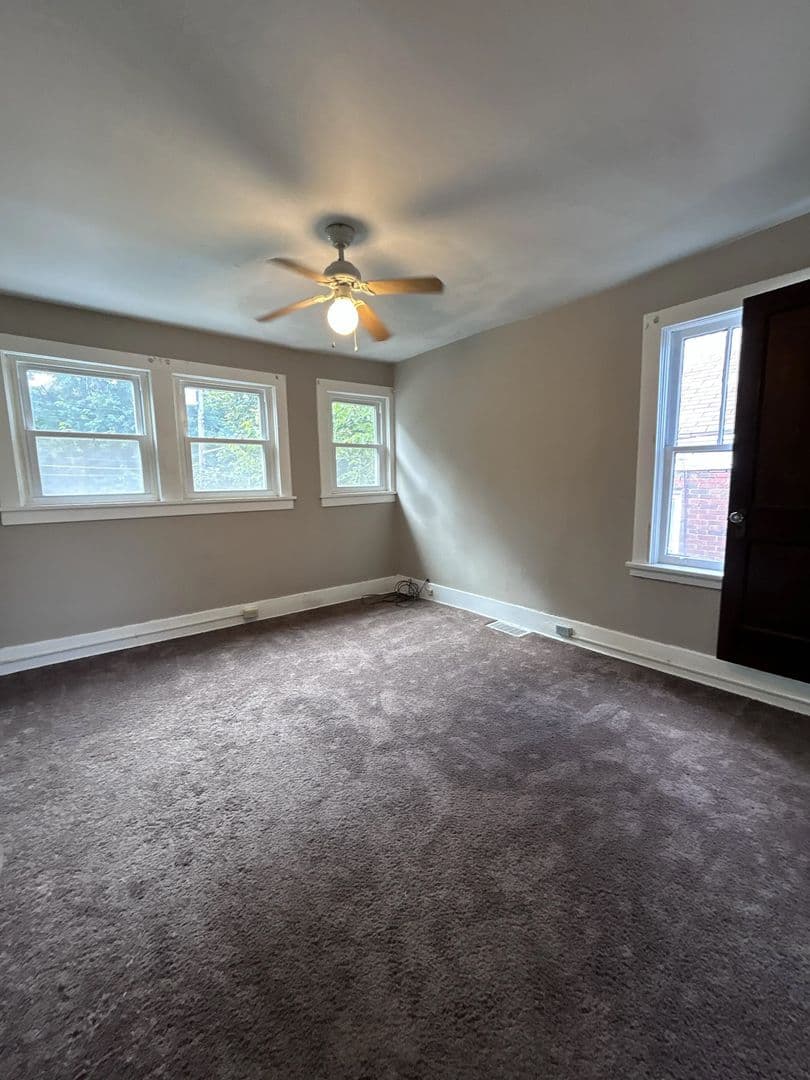 Pittsburgh House: 100 W. Burgess Street