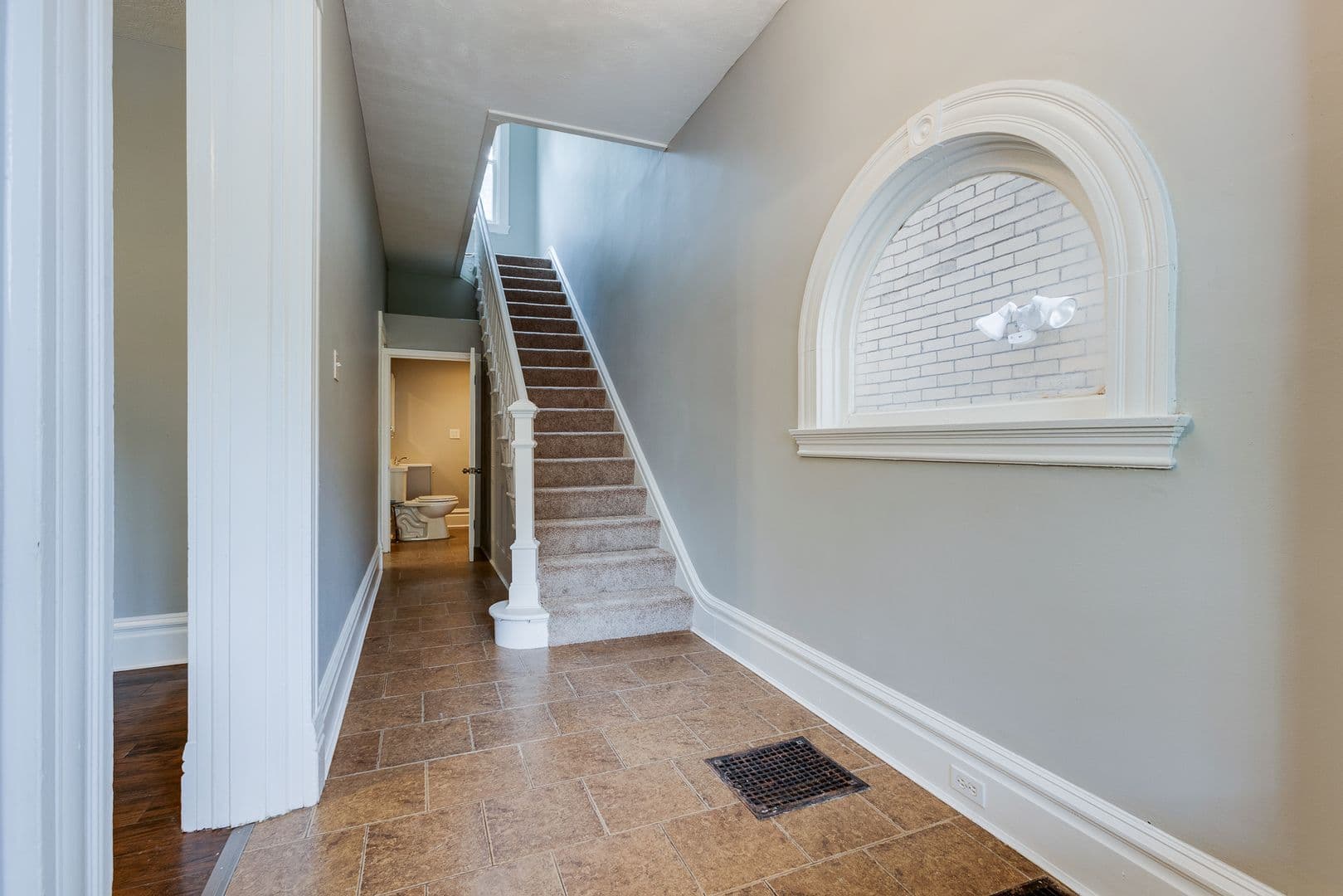 Pittsburgh House: 213 W. Burgess Street