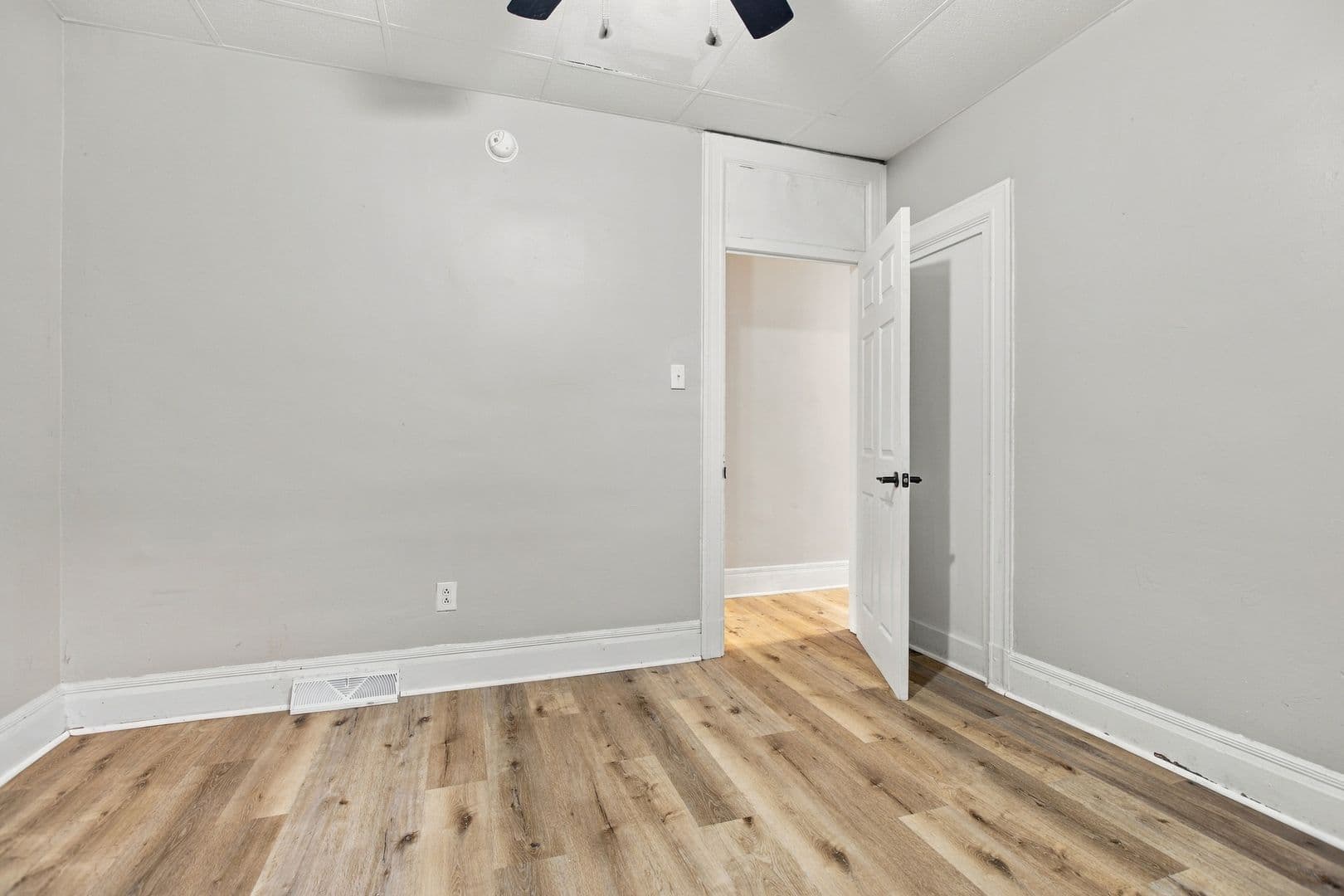 Pittsburgh Apartment: 4807-4811 Yew Street