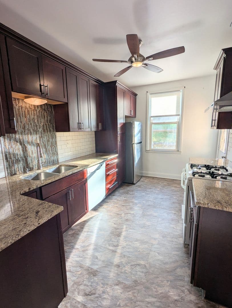 Pittsburgh House: 303 Labelle St