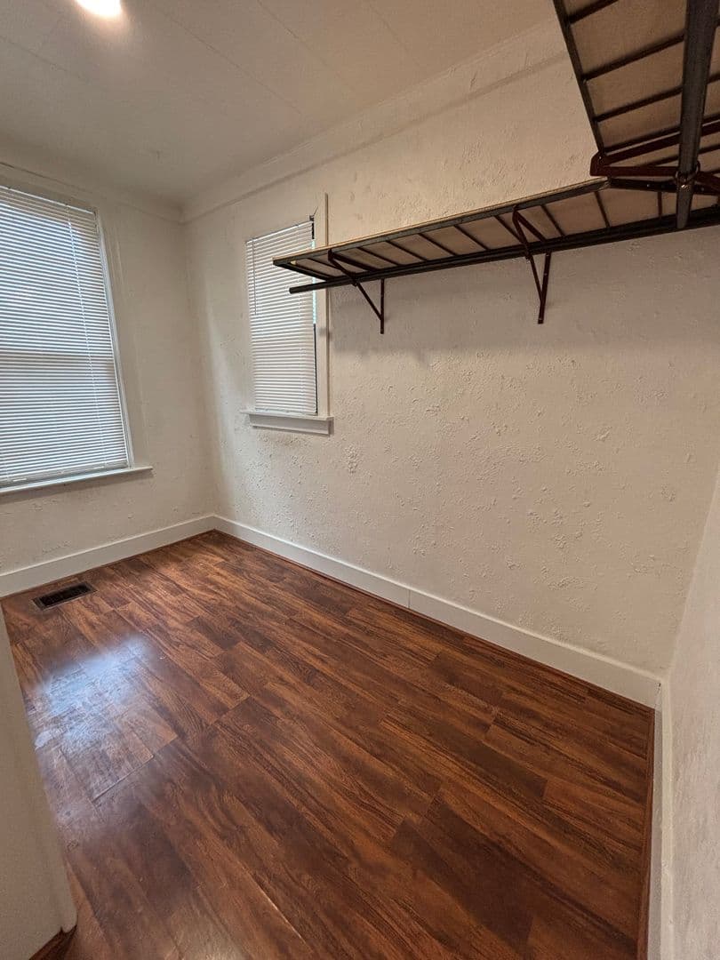 Pittsburgh Apartment: 2 Shady Dr W